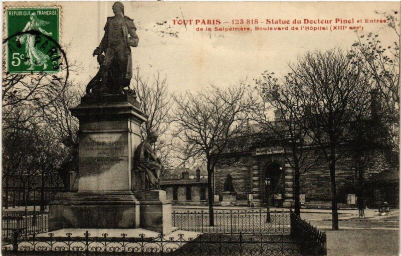 Carte postale ancienne Statue du Docteur Pinel et Entrée de la Salpêtrière, Boulevard de l'Hôpital à Paris 13e