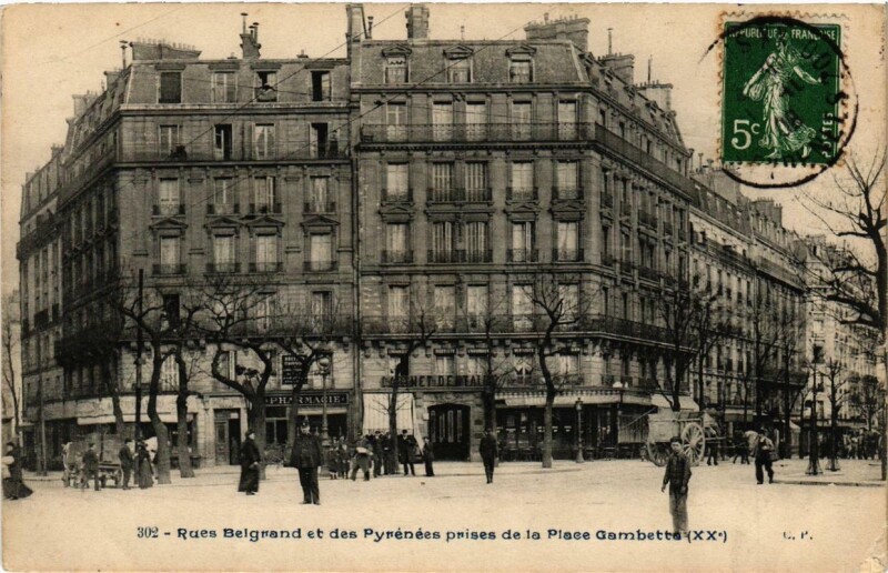 Carte postale ancienne Rues Belgrand et des Pyrénées prises de la Place Gambetta à Paris 20e