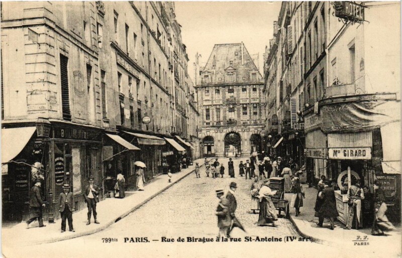 Carte postale ancienne Paris (4e) Rue de Birague. a la rue Saint-Antoine à Paris 4e