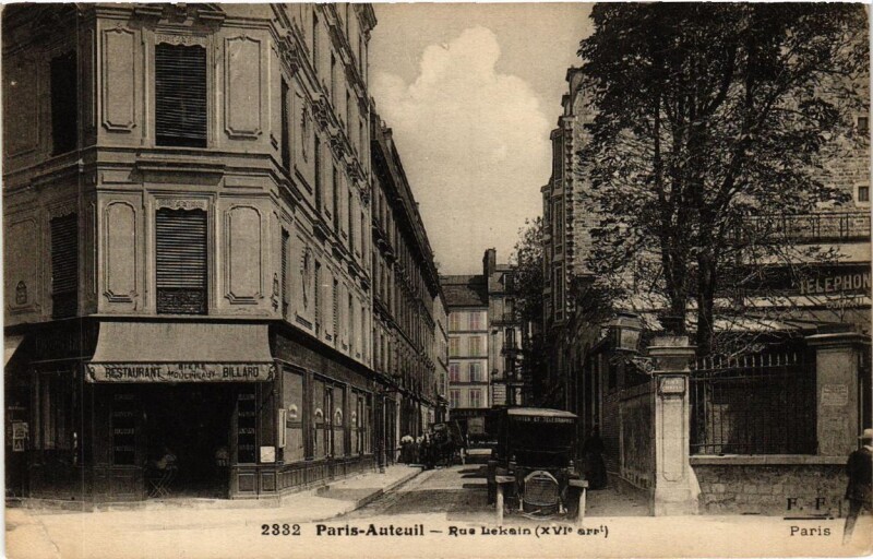 Carte postale ancienne Rue Lekain à Paris 16e