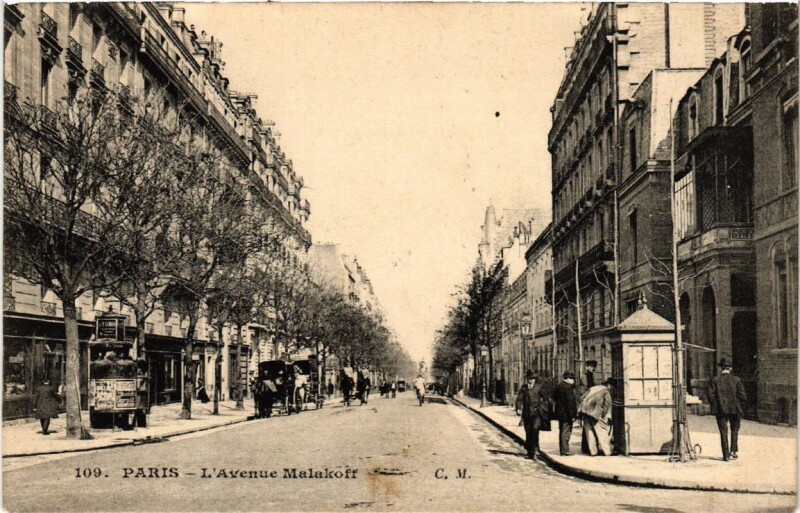 Carte postale ancienne L'Avenue Malakoff à Paris 16e