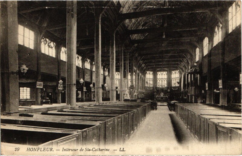 Carte postale ancienne Honfleur Interieur de Sainte-Catherine à Honfleur