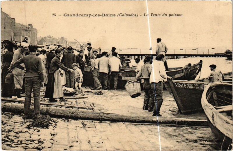 Carte postale ancienne Grandcamp-les-Bains Le Vente du Poisson