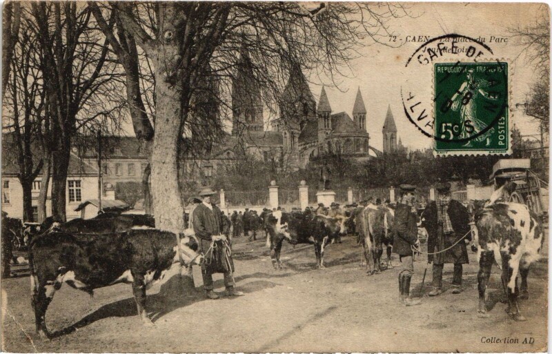 Carte postale ancienne Caen La Place du Parc - Jour de Foire