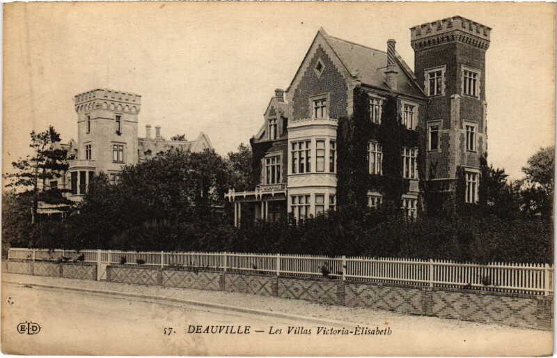 Carte postale ancienne Deauville Les Villas Victoria-Elisabeth à Deauville