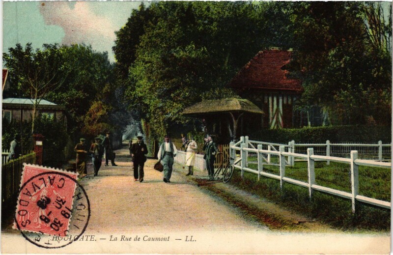 Carte postale ancienne Houlgate La Rue de Caumont à Houlgate