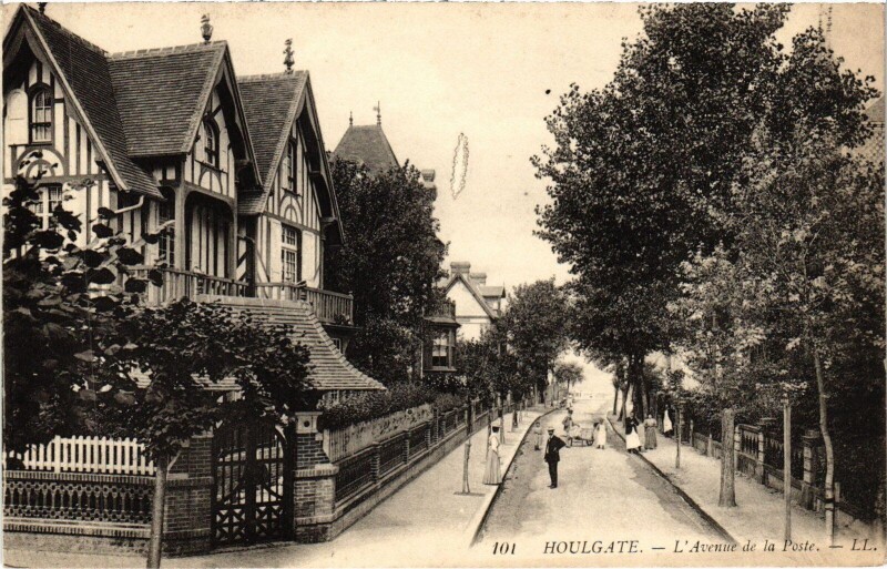 Carte postale ancienne Houlgate L'Avenue de la Poste à Houlgate