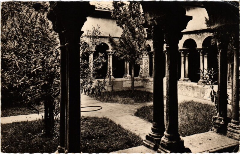 Carte postale ancienne Aix-en-Provence Le Cloitre à Aix-en-Provence