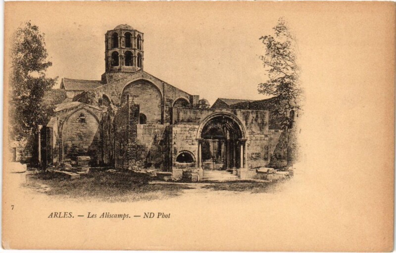Carte postale ancienne Arles Les Alyscamps à Arles