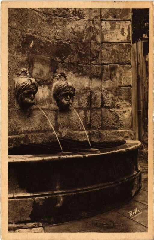 Carte postale ancienne Aix-en-Provence La Fontaine d'Argent à Aix-en-Provence