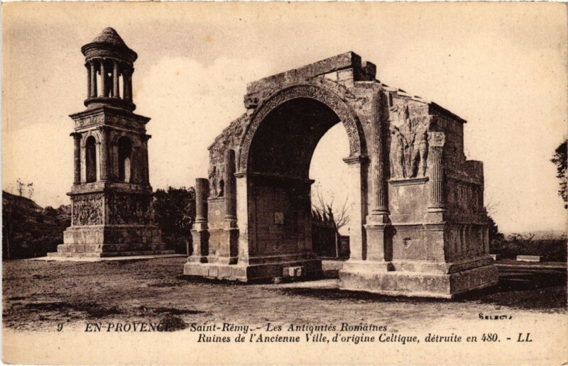 Carte postale ancienne Saint-Remy-de-Provence Antiques Romaines