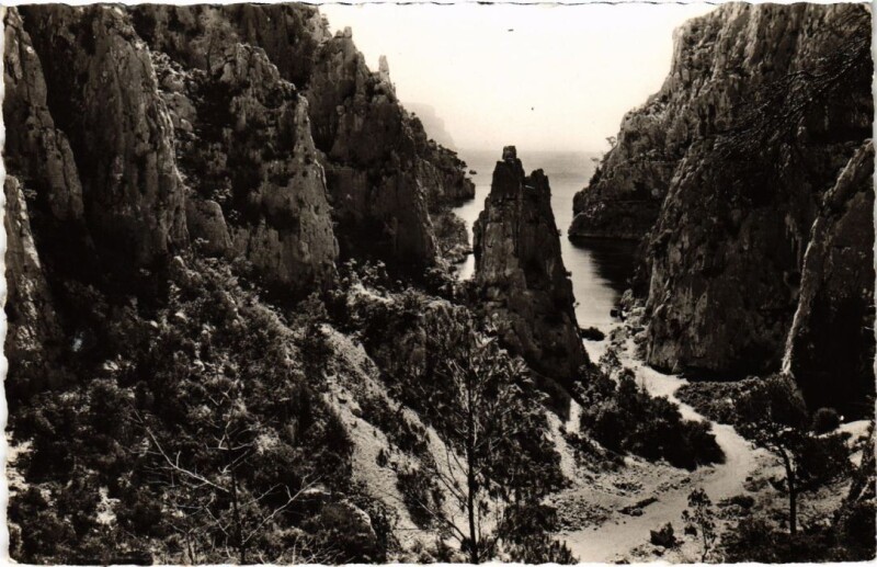 Carte postale ancienne Cassis Calanque d'En-Vau à Cassis