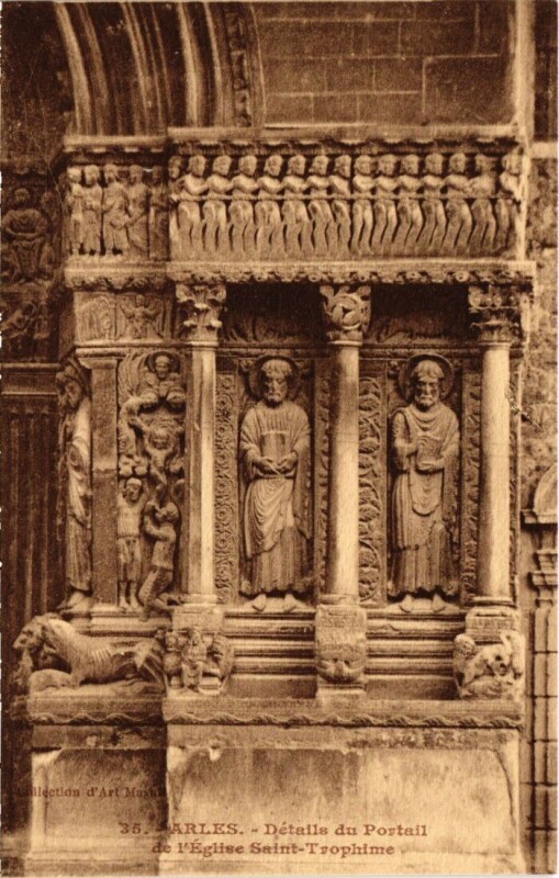 Carte postale ancienne Arles Detail du Portail de l'Eglise Saint-Trophime à Arles