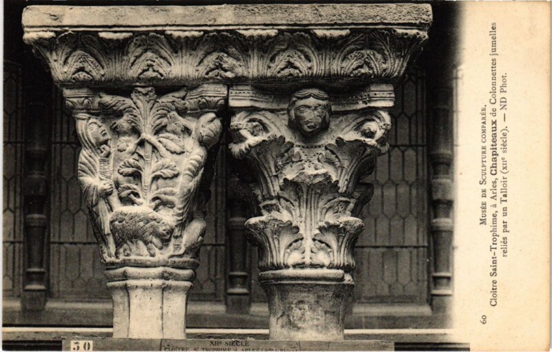 Carte postale ancienne Arles Cloitre Saint-Trophime - Chapiteaux à Arles