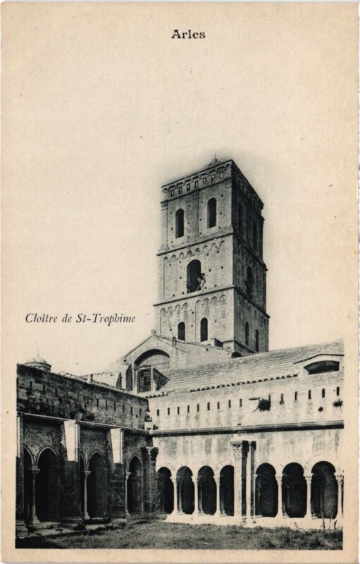Carte postale ancienne Arles Cloitre de Saint-Trophime à Arles