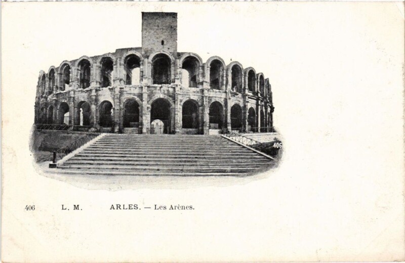 Carte postale ancienne Arles Les Arenes à Arles