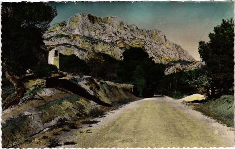 Carte postale ancienne Aix-en-Provence Env. - Le Massif de Sainte-Victoire à Aix-en-Provence