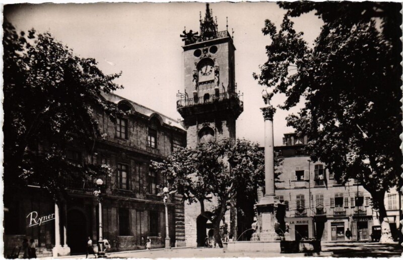 Carte postale ancienne Aix-en-Provence Place de la Mairie - La Fontaine et le Beffroi à Aix-en-Provence