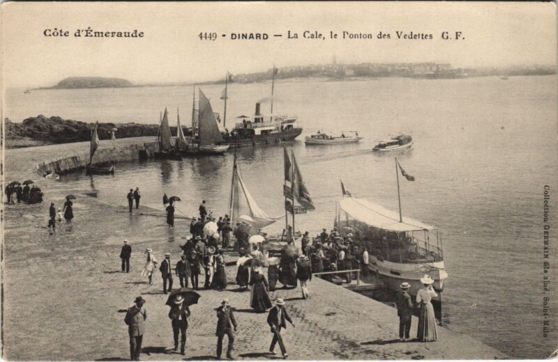 Carte postale ancienne Dinard la Cale, Le Ponton des Vedettes à Dinard