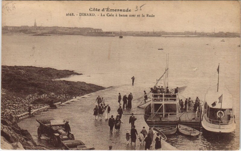 Carte postale ancienne Dinard La Cale a basse ,er et la Rade à Dinard
