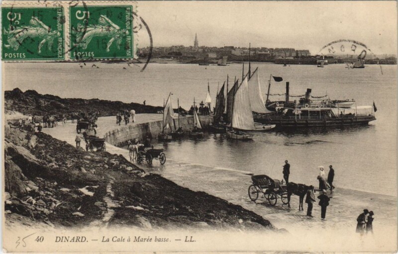 Carte postale ancienne Dinard La Cale a Maree basse à Dinard