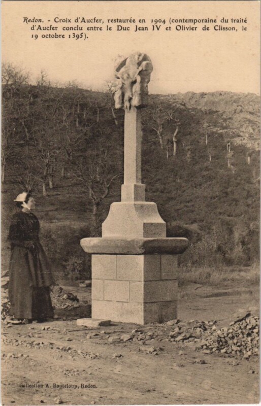 Carte postale ancienne Redon Croix d'Aucfer à Redon
