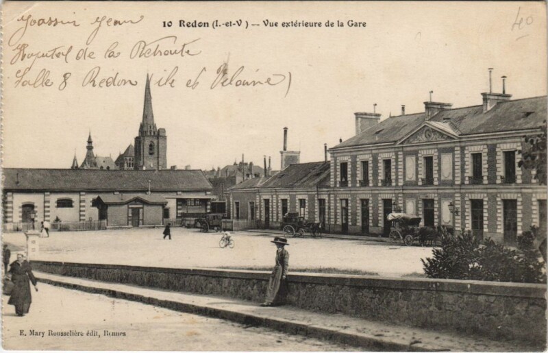 Carte postale ancienne Redon vue exterieure de la Gare à Redon