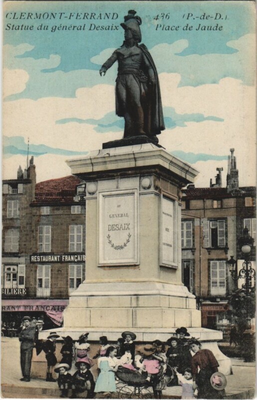 Carte postale ancienne Clermont Ferrand Statue du General Desaix à Clermont-Ferrand