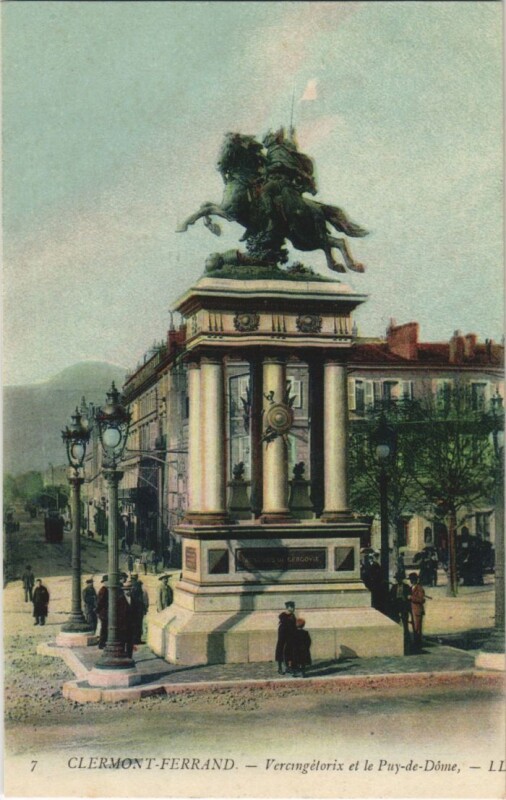 Carte postale ancienne Clermont Ferrand Statue de Vercingetorix à Clermont-Ferrand
