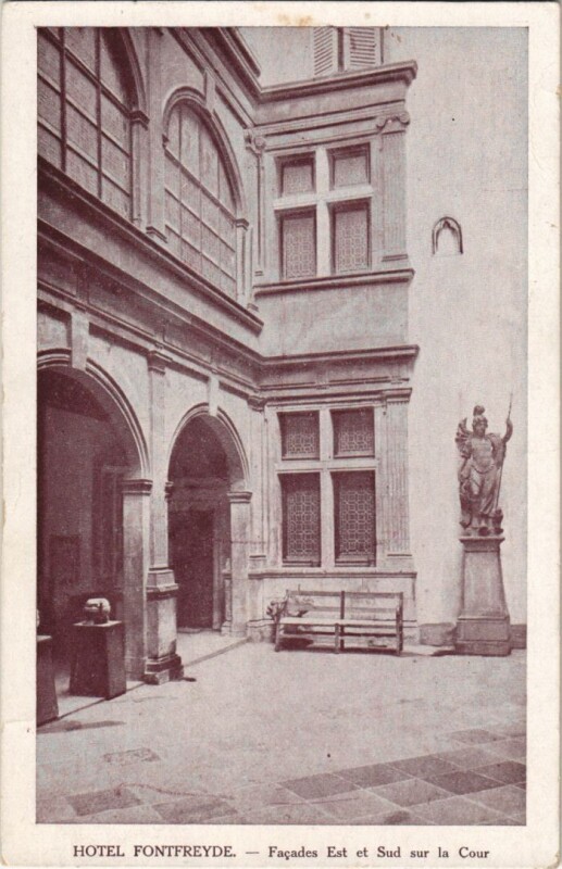 Carte postale ancienne Clermont Ferrand Facade Est et Sud sur la Cour à Clermont-Ferrand