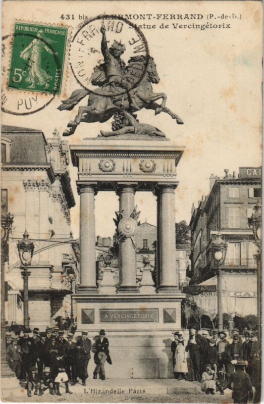 Carte postale ancienne Clermont Ferrand Statue de Vercingetorix à Clermont-Ferrand