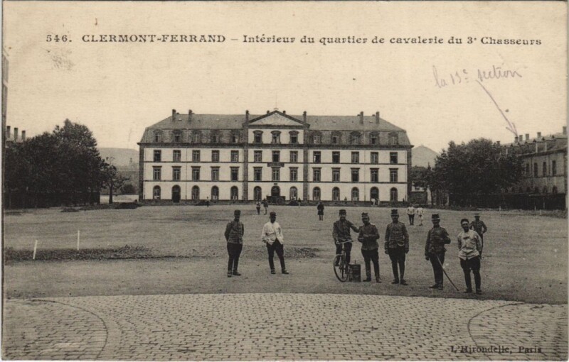 Carte postale ancienne Clermont Ferrand Interieur de cavalerie du 3e Chasseurs à Clermont-Ferrand