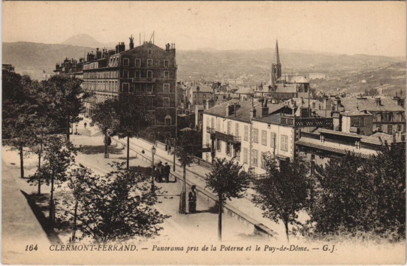 Carte postale ancienne Clermont Ferrand panorama à Clermont-Ferrand