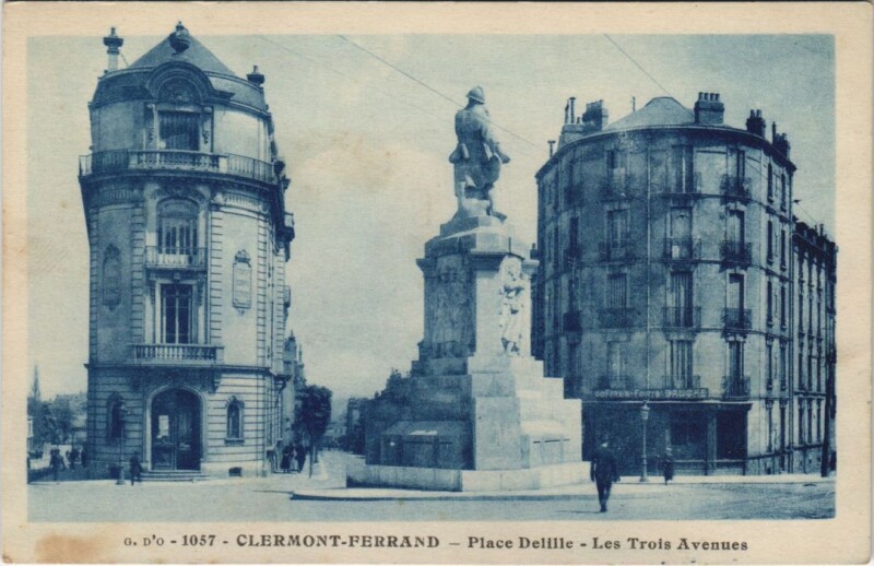 Carte postale ancienne Clermont Ferrand Place Delile à Clermont-Ferrand