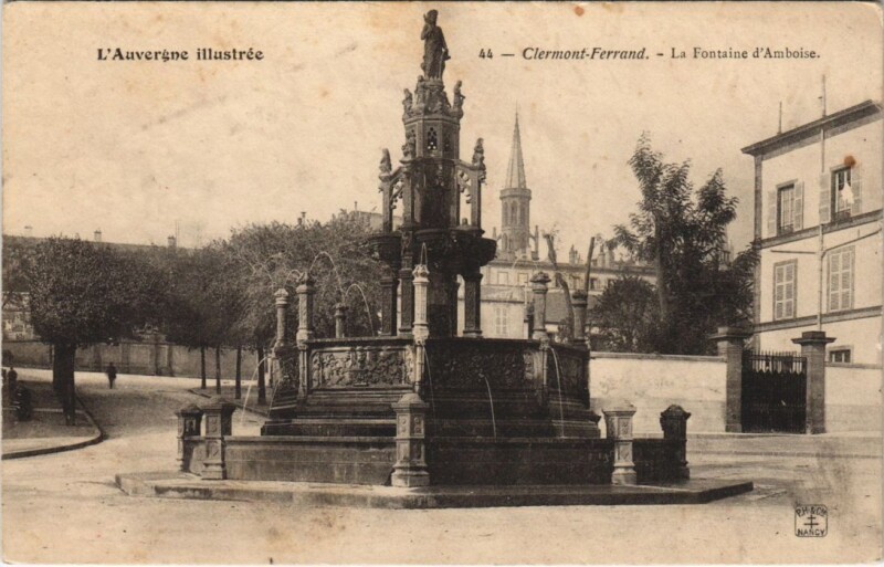 Carte postale ancienne Clermont Ferrand Fontaine d'Amboise à Clermont-Ferrand