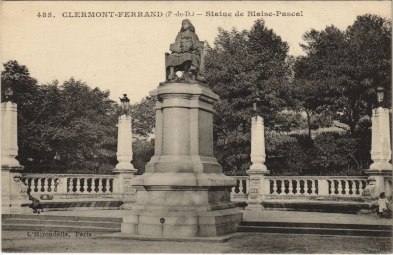 Carte postale ancienne Clermont Ferrand Statue de Blaise à Clermont-Ferrand