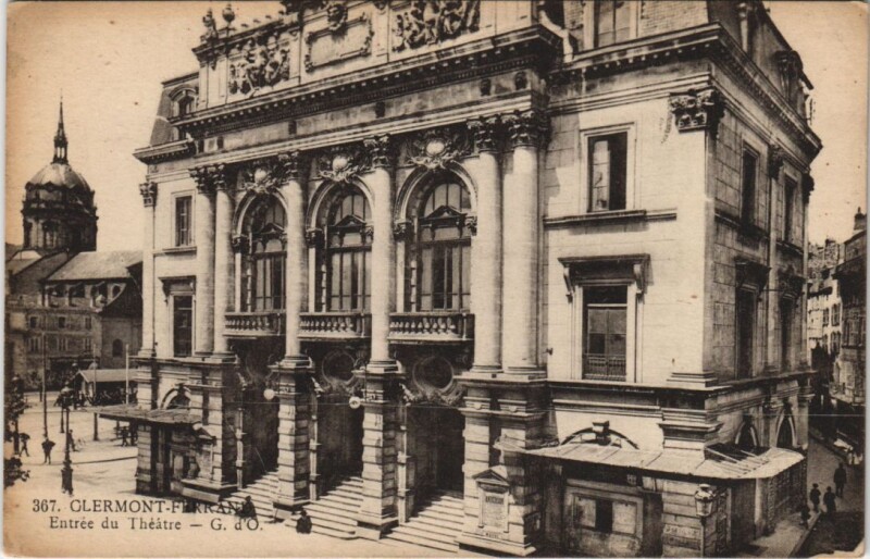 Carte postale ancienne Clermont Ferrand Entree du Theatre à Clermont-Ferrand