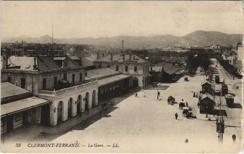 Carte postale ancienne Clermont Ferrand la gare à Clermont-Ferrand
