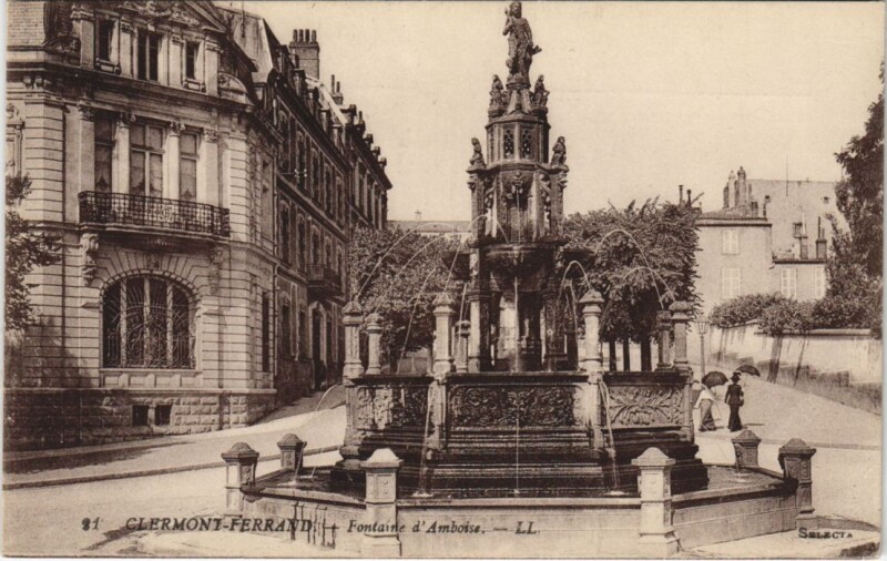 Carte postale ancienne Clermont Ferrand Fontaine d'Amboise à Clermont-Ferrand