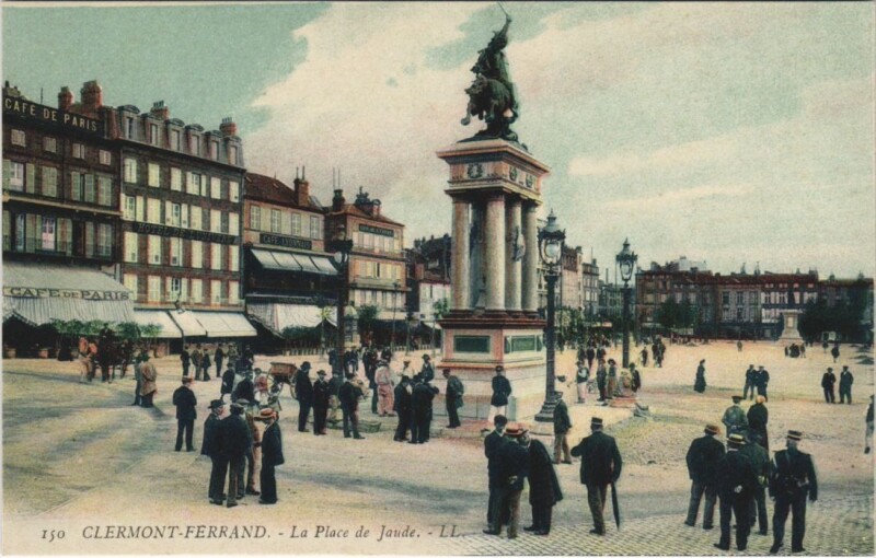 Carte postale ancienne Clermont Ferrand Place de Jaude à Clermont-Ferrand