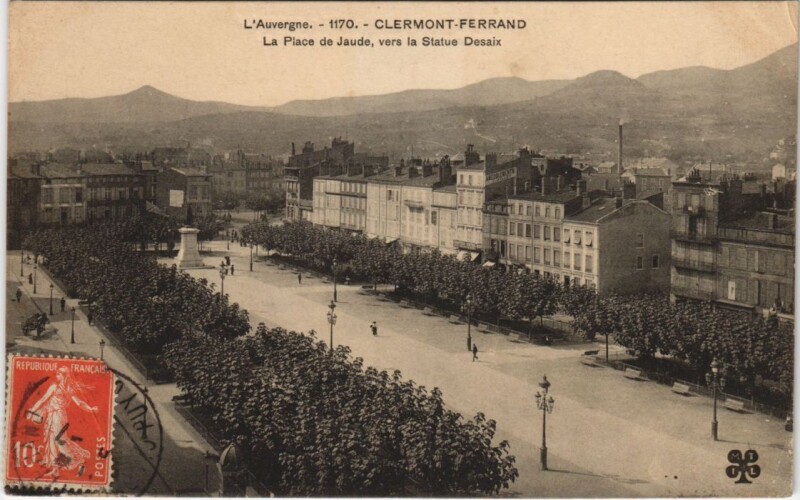 Carte postale ancienne Clermont Ferrand Place de Jaude à Clermont-Ferrand