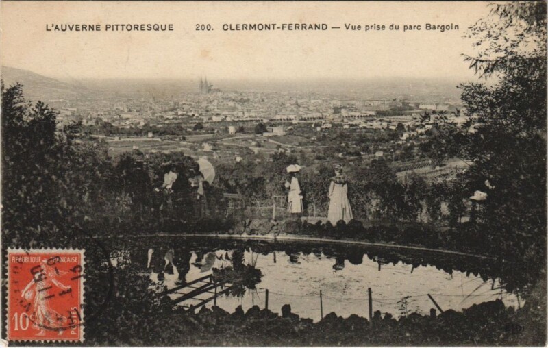 Carte postale ancienne Clermont Ferrand vue prise du parc Bargoin à Clermont-Ferrand