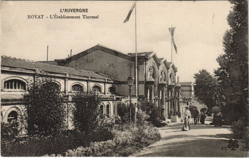 Carte postale ancienne Royat Etablissement Thermal à Royat