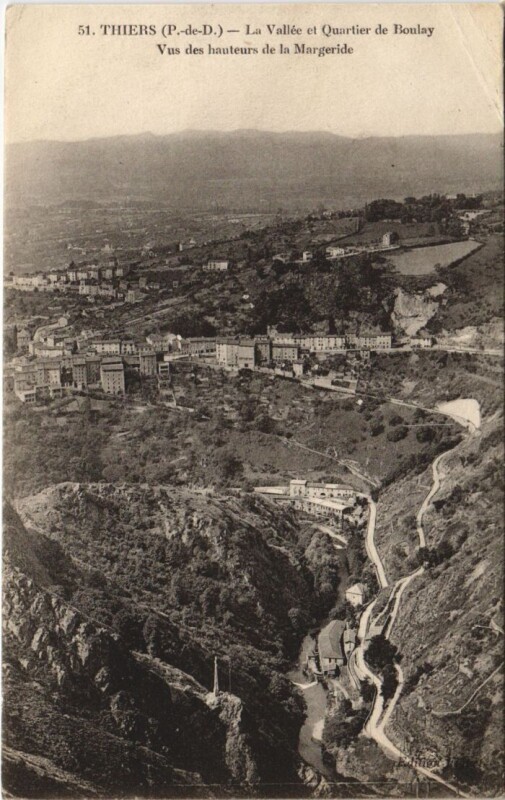 Carte postale ancienne Thiers La Vallee et Quartier de Boulay à Thiers