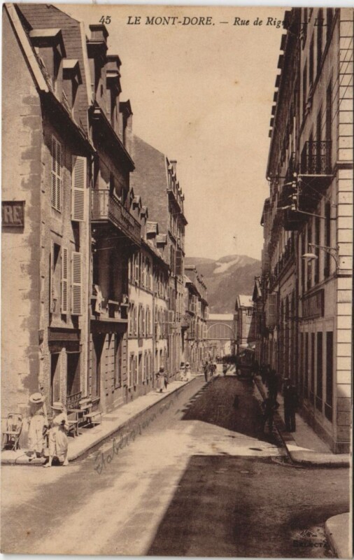 Carte postale ancienne Le Mont Dore Rue du Rigny à Mont-Dore