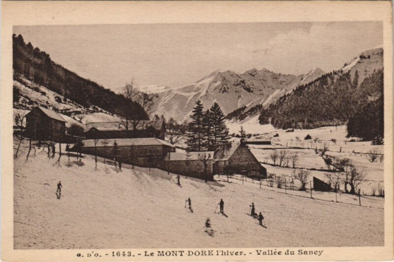 Carte postale ancienne Le Mont Dore Vallee du Sancy à Mont-Dore