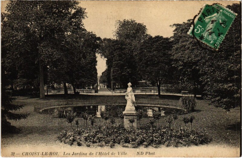 Carte postale ancienne Choisy le Roi Les Jardins de l'Hotel de Ville France à Choisy-le-Roi