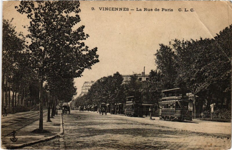 Carte postale ancienne Vincennes La Rue de Paris France à Vincennes