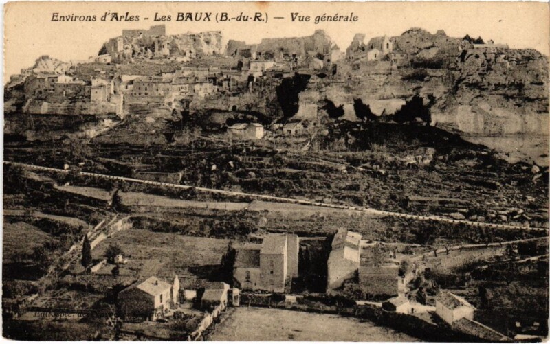 Carte postale ancienne Les Baux-de-Provence Vue Generale aux Baux-de-Provence