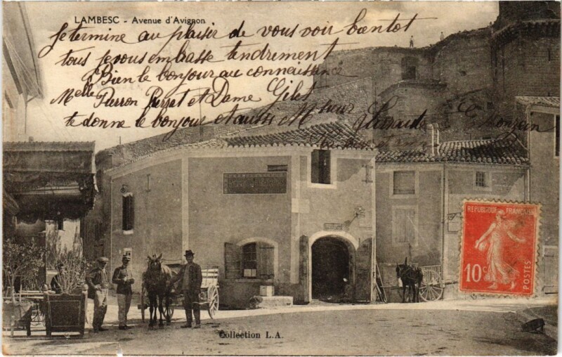 Carte postale ancienne Lambesc Avenue d'Avignon à Lambesc